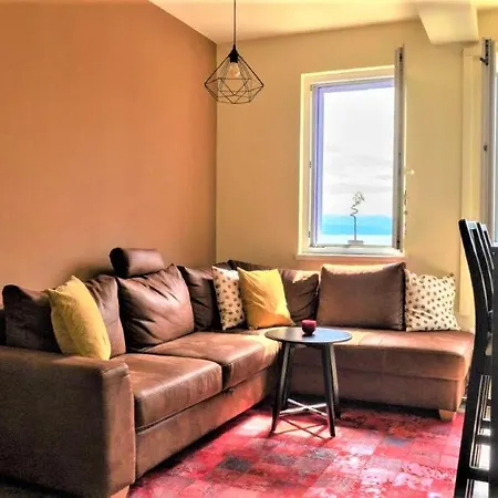 Near With Sea View Apartment